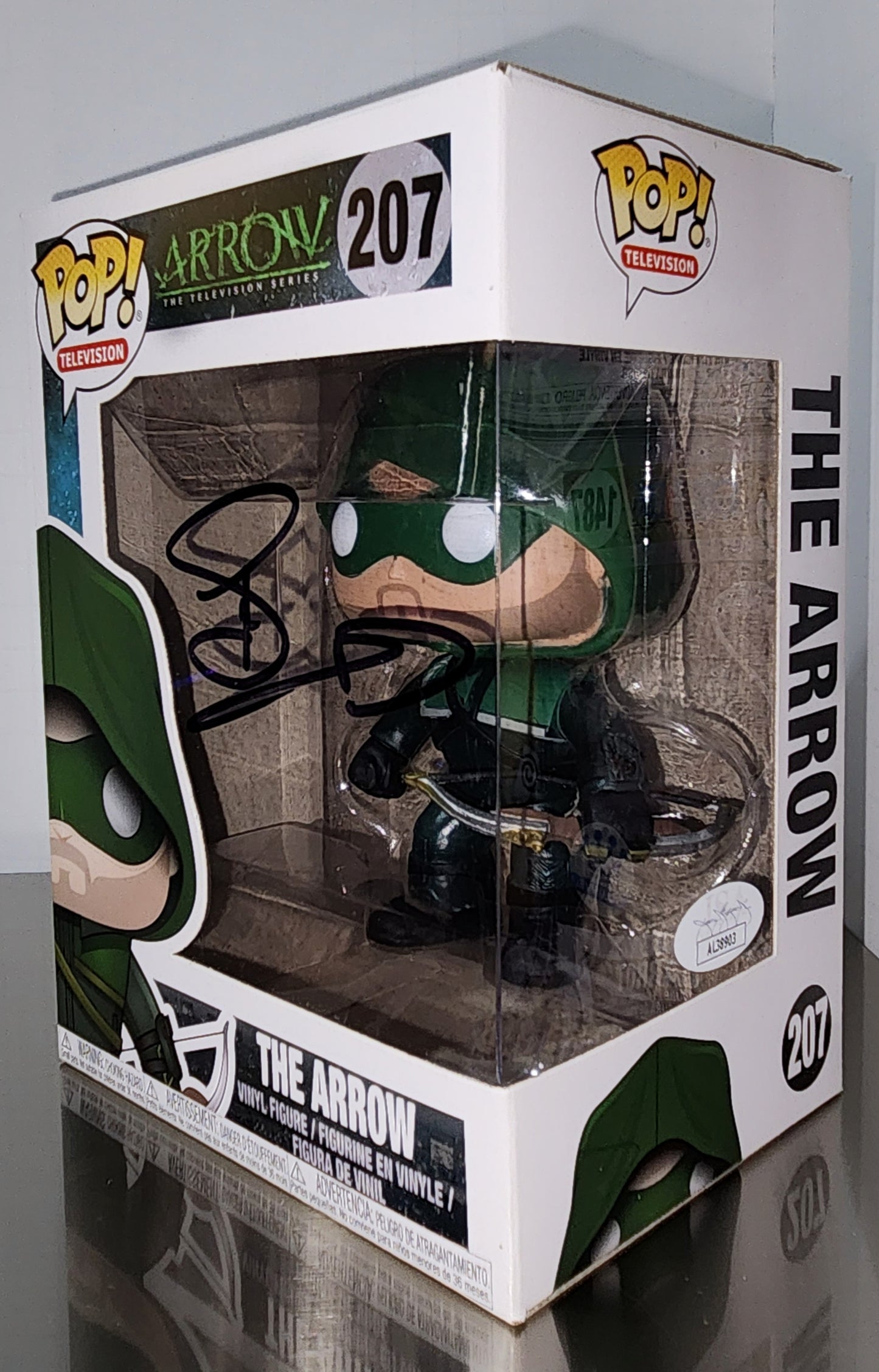 THE ARROW FUNKO POP 207- Signed by Stephen Amell