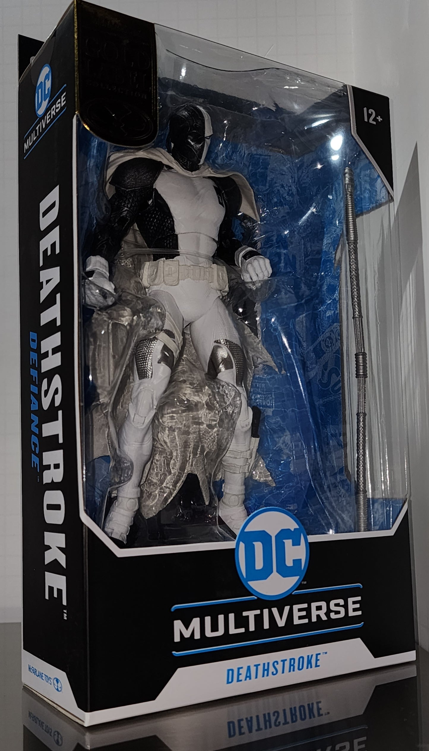 Deathstroke Defiance McFarlane figure