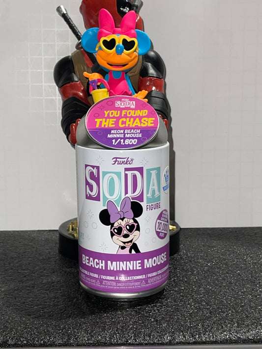 Beach Minnie Mouse Soda Chase Funko Shop Exclusive